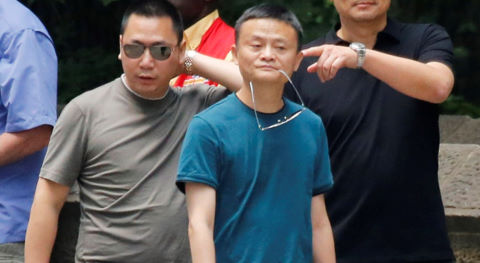 Quan hệ thân thiết giữa vợ chồng Triệu Vy và tỷ phú Jack Ma