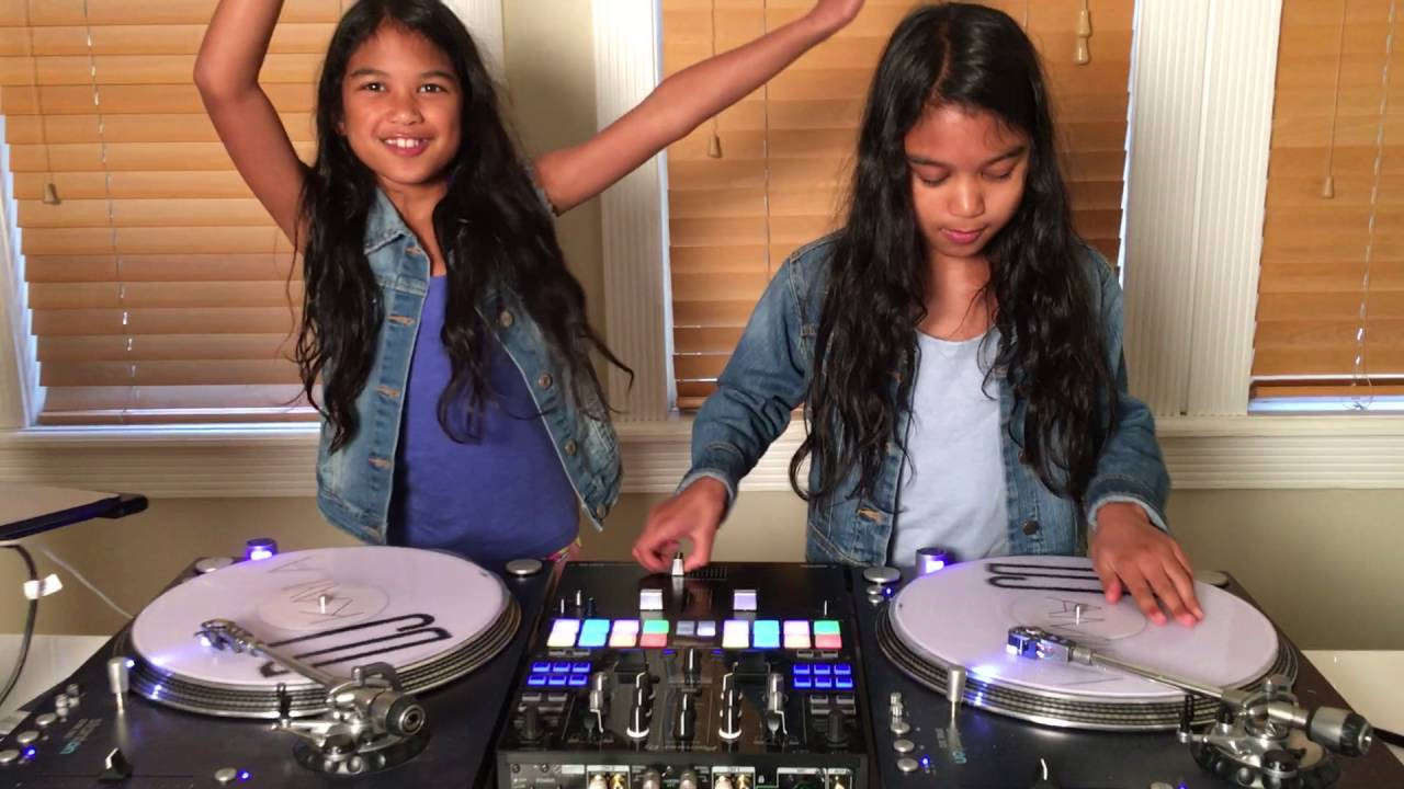 Cặp DJ sinh đôi 11 tuổi trở thành hiện tượng âm nhạc mới