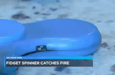 Fidget Spinner sản xuất tại Trung Quốc phát nổ