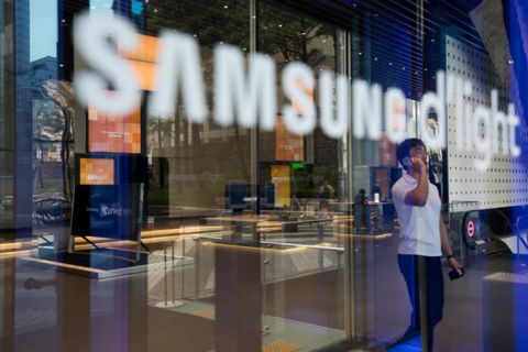 Apple đang làm giàu cho Samsung