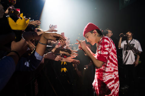 G-Dragon tái hiện chặng đường âm nhạc trong đêm diễn riêng