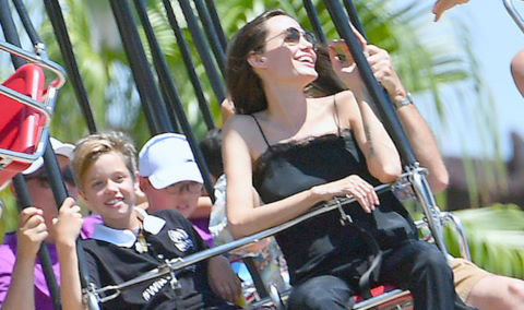 Angelina Jolie đưa các con đi chơi mừng cặp sinh đôi 9 tuổi