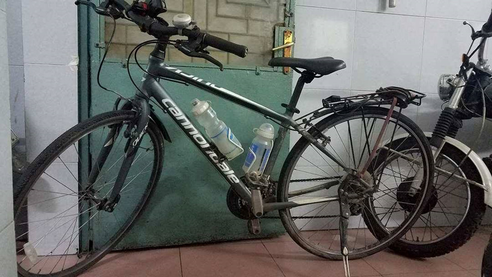 Chiếc xe đạp được cho là của Rita đã được tìm thấy vào sáng nay. Ảnh chụp tại trụ sở công an phường Bến Thành, Q.1 lúc 11 giờ 22.7.2017
