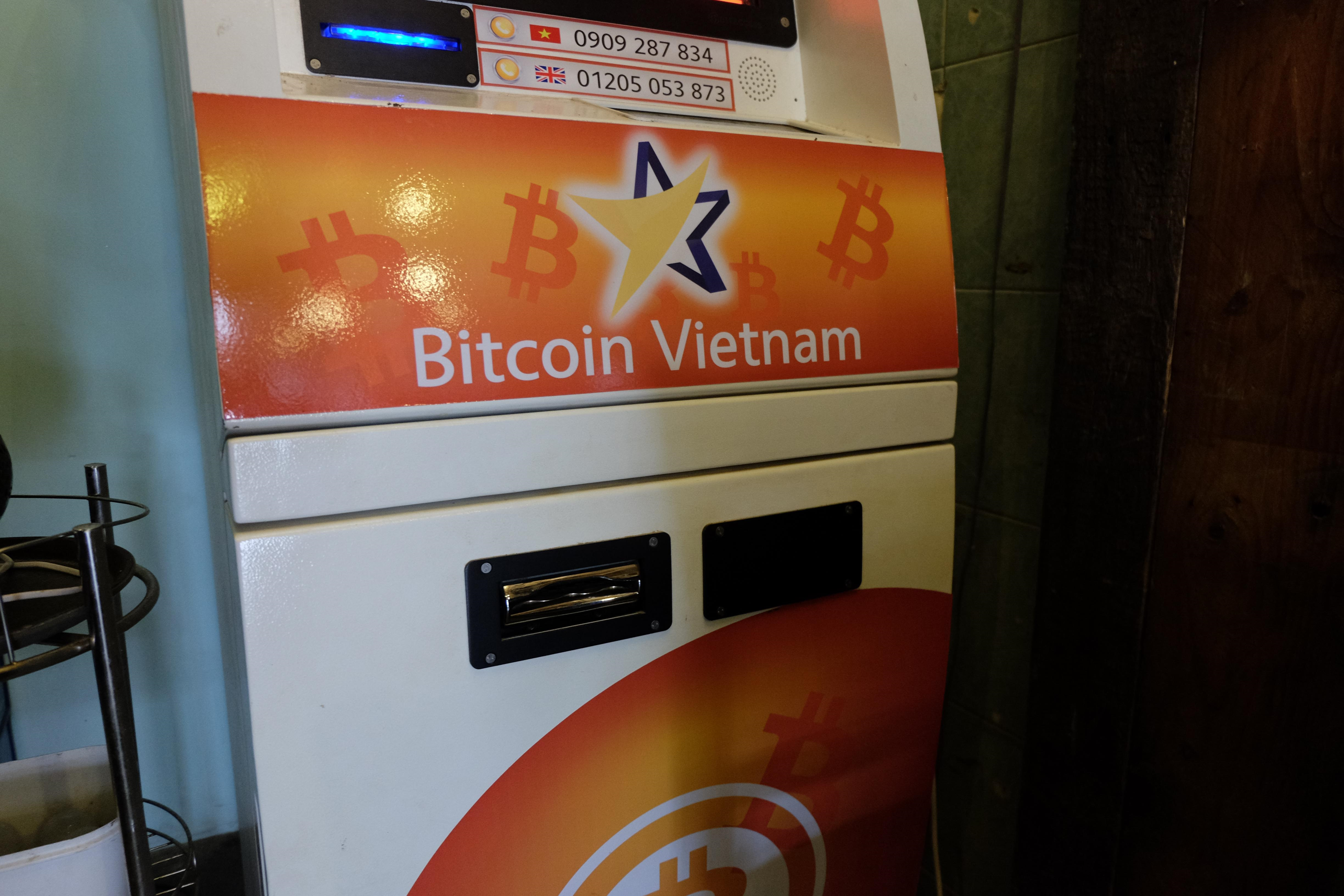 Máy ATM Bitcoin trong tiệm ăn ở Sài Gòn