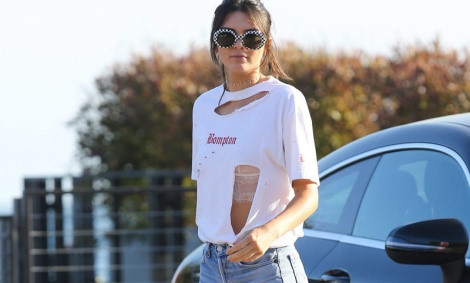 Học Kendall Jenner diện quần shorts trẻ trung