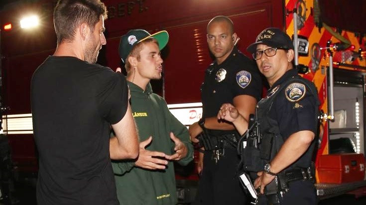 Justin Bieber gặp rắc rối mới khi gây tai nạn trên phố