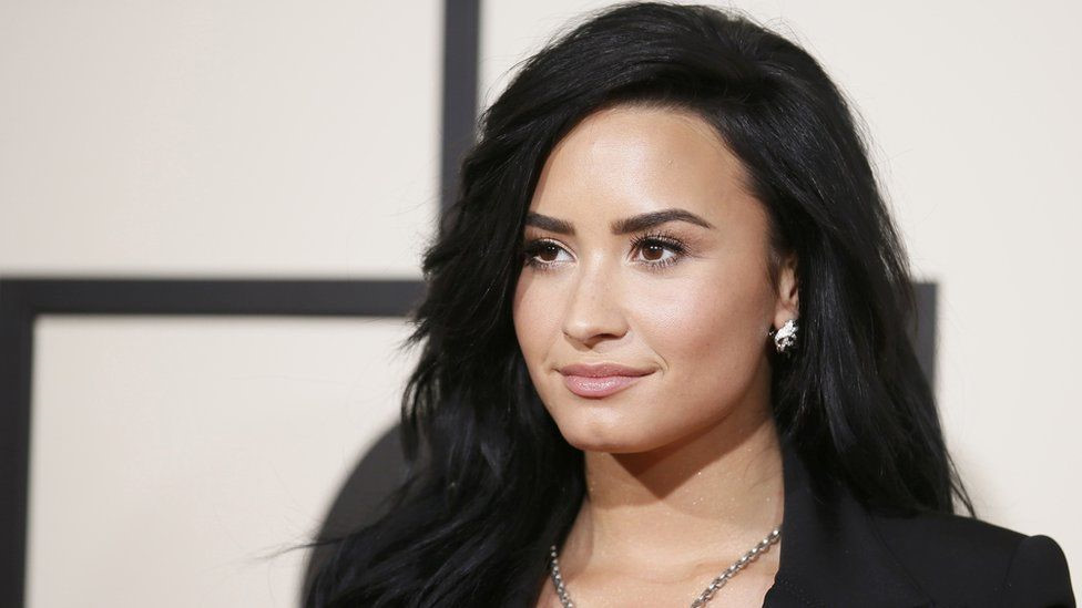 Demi Lovato ra single mới đáp trả antifan và các bạn trai cũ