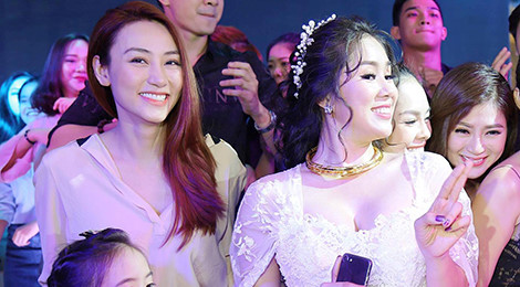 Ngân Khánh dự tiệc cưới Lê Phương ở Trà Vinh sau 2 năm rời showbiz