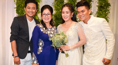 Quý Bình và dàn sao Việt tới chúc mừng lễ cưới Lê Phương ở Sài Gòn