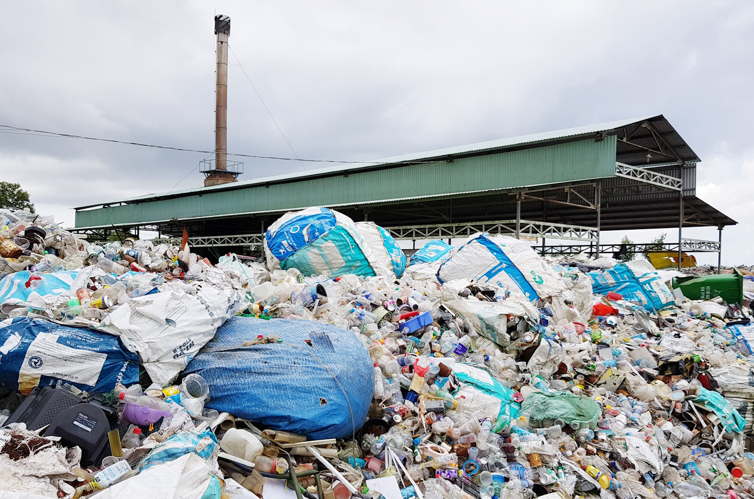 Lò đốt rác thải chất độc vượt mức cho phép ra môi trường