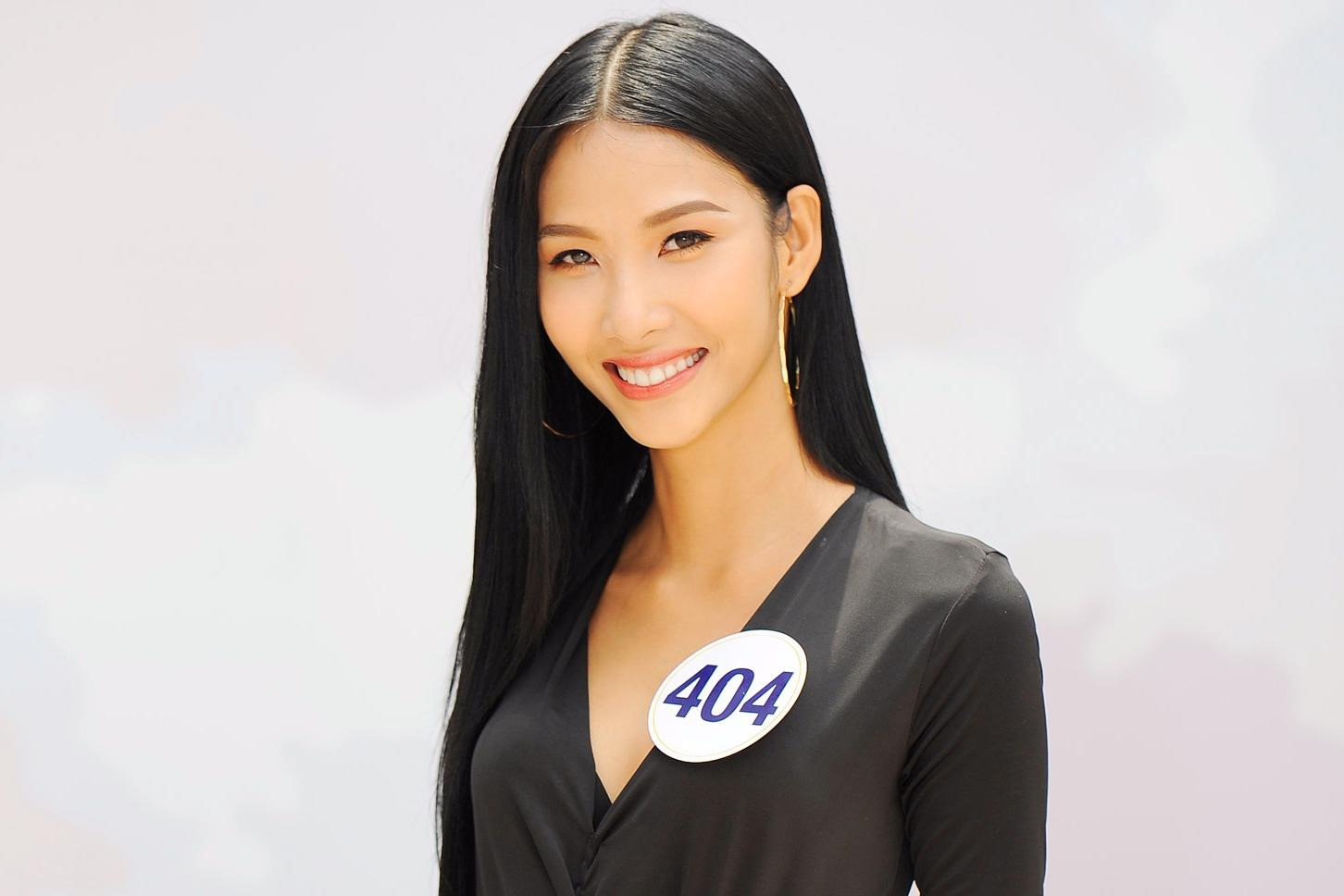 Hoàng Thùy vào bán kết Hoa hậu Hoàn vũ Việt Nam 2017