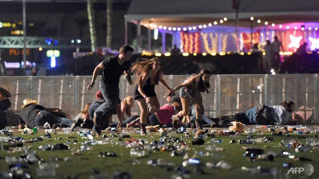 Vợ chồng sao "Dòng sông ly biệt" thoát chết sau vụ xả súng ở Las Vegas