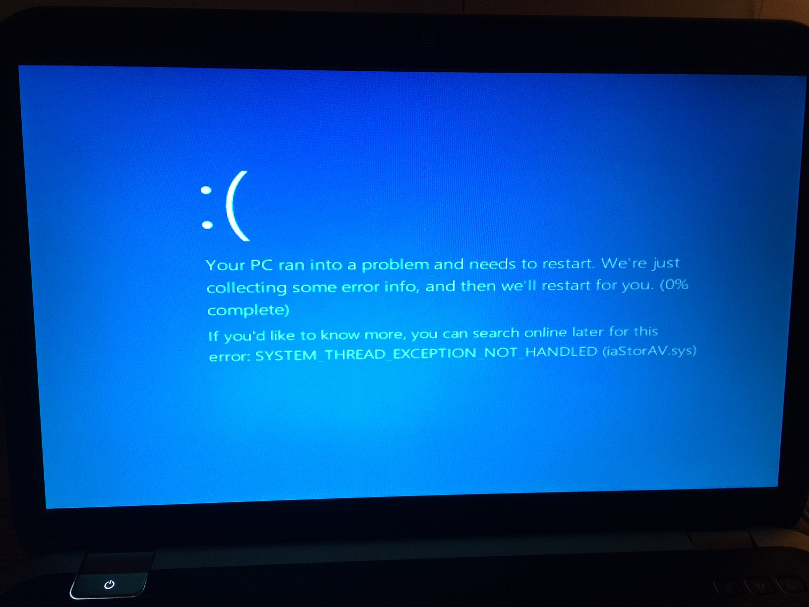 Dừng cập nhật Windows 10 Fall Creators để tránh lỗi chết chóc này