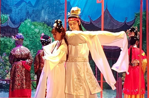 "Hồng Lâu Mộng" lần đầu được chuyển thể trên sân khấu Hà Nội