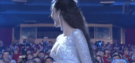 Lan Khuê gặp sự cố trong đêm chung kết Hoa hậu Đại dương