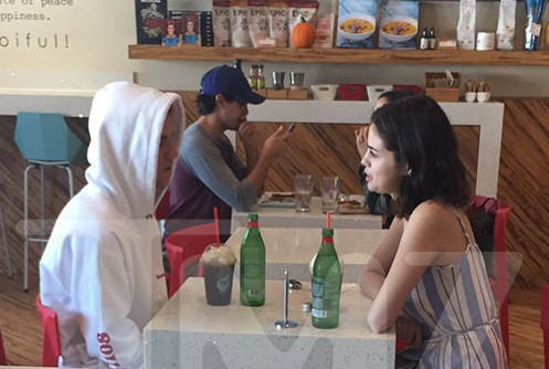 Justin Bieber và Selena Gomez bị bắt gặp đi ăn sáng cùng nhau