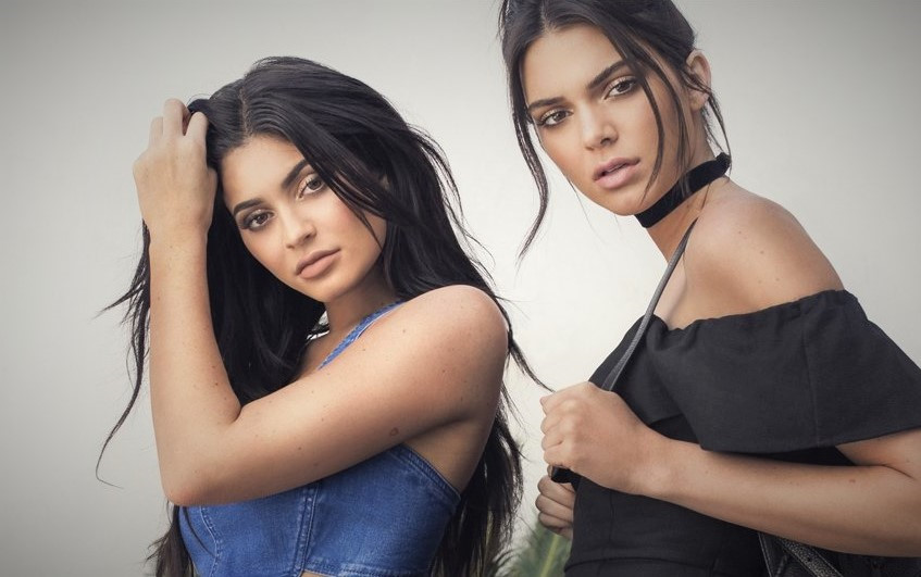 Kendall - Kylie Jenner: Cặp chị em tai tiếng nhất showbiz 2017