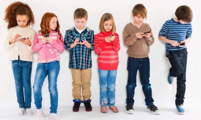 Trẻ em ngày nay quá lệ thuộc vào smartphone