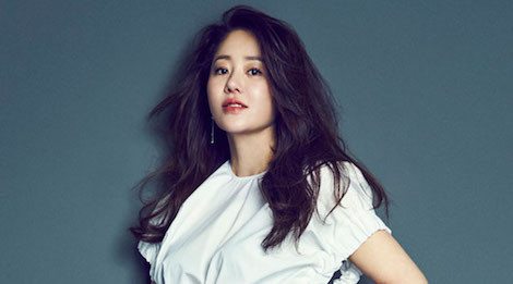Á hậu Hàn Quốc xô xát đạo diễn, quát mắng nhân viên ở phim trường