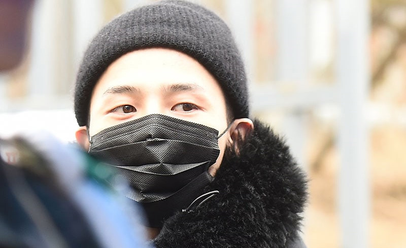 G-Dragon bịt kín mặt tới doanh trại nhập ngũ