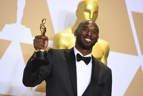 Oscar bị la ó vì trao giải cho ngôi sao bóng rổ từng dính scandal sex