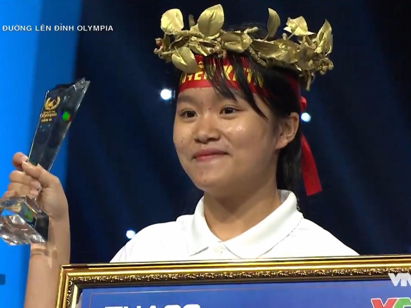 Nữ sinh hát "Em gái mưa" thắng tuyệt đối tại cuộc thi tuần Olympia