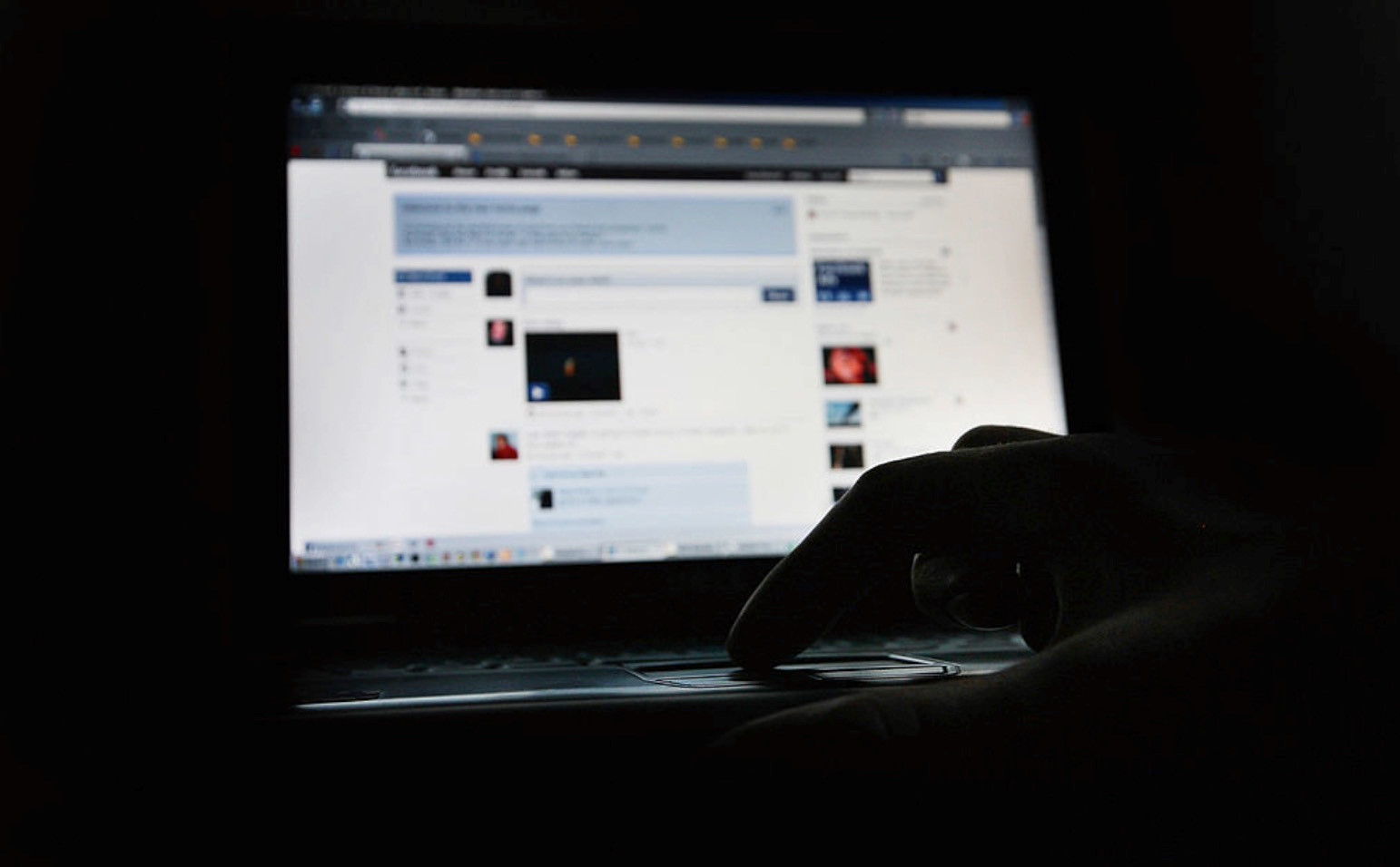 Vì sao Facebook nhiều người nổi tiếng ở VN bị hack?