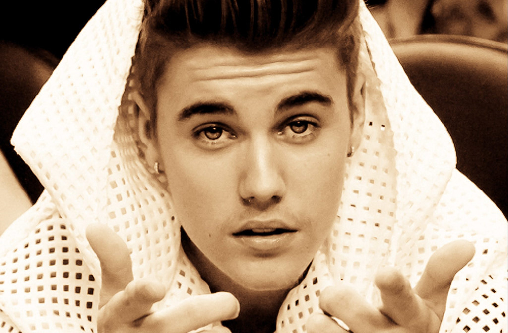 Ai là người đưa Justin Bieber từ ca sĩ nhí đến siêu sao quốc tế?