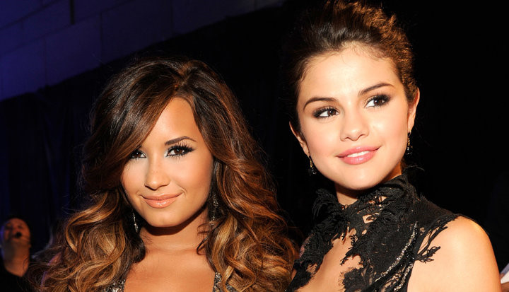 Selena Gomez cho rằng Demi Lovato quẫn trí khi dùng ma tuý quá liều