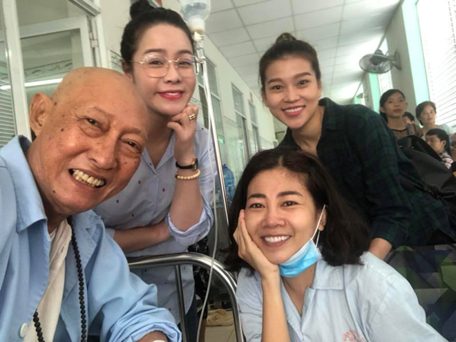 Mai Phương thăm nghệ sĩ Lê Bình điều trị ung thư cùng khoa