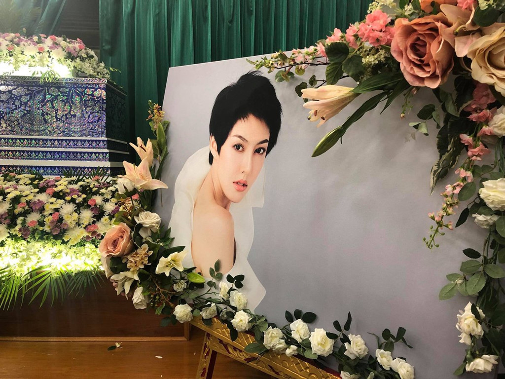 Lễ tang kín, tình tiết mới vụ người đẹp Thái Lan uống thuốc sâu tự tử