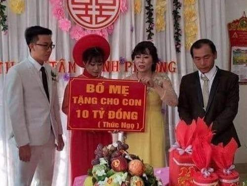 Cô dâu, chú rể Bình Phước được cha mẹ trao quà cưới 10 tỷ đồng