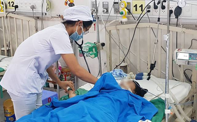 Bé gái 14 tuổi bị điện giật khi dạo bến Ninh Kiều