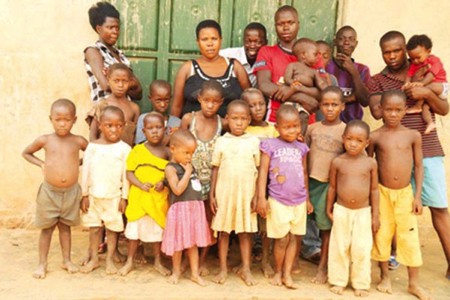 Bà mẹ 40 tuổi người Uganda sinh 44 con