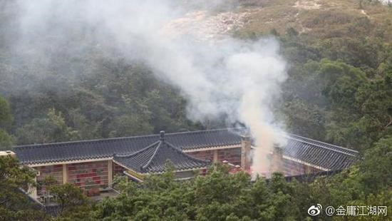 Công bố hình ảnh lễ hỏa táng 'thái đẩu võ hiệp' Kim Dung