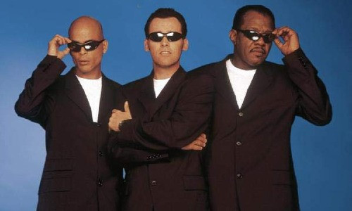 Bad Boys Blue lần đầu hát tại Việt Nam sau sự cố hủy show vì tai nạn