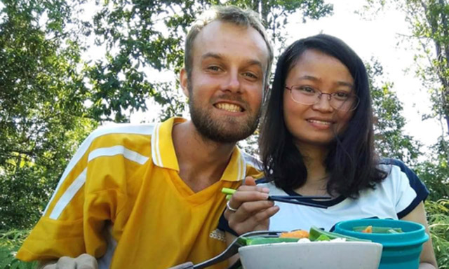Chàng trai đi bộ vòng quanh thế giới tìm được vợ ở Việt Nam