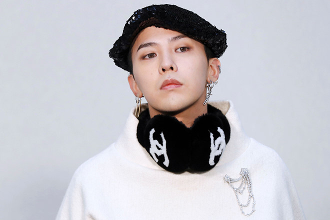G-Dragon bị tố nhập ngũ như "dạo chơi"