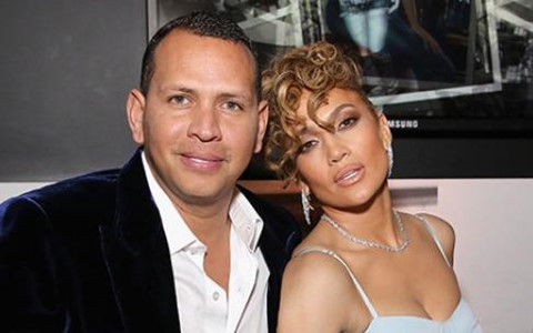 Bạn trai Jennifer Lopez bị tố là kẻ dối trá và ngoại tình