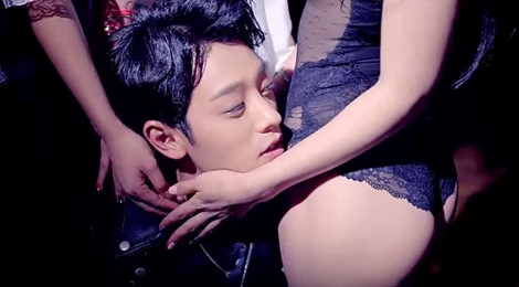MV như phim 18+ của nam ca sĩ phát tán clip nóng cùng Seungri