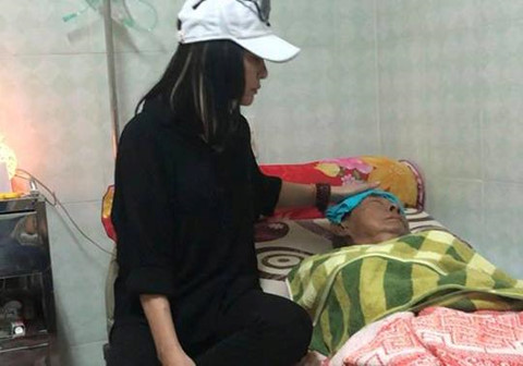 Nghệ sĩ Lê Bình bị xuất huyết dạ dày, gia đình ngừng nhận quyên góp