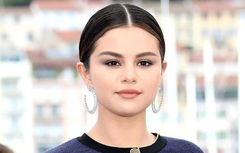 Selena Gomez khẳng định mạng xã hội tác động xấu tới giới trẻ