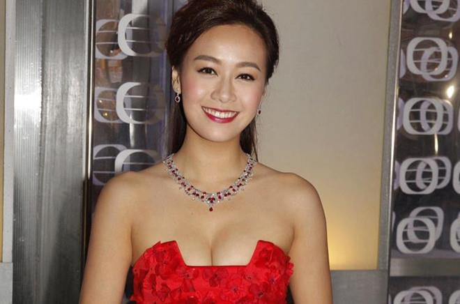 Á hậu Hong Kong xin phá sản sau tai tiếng clip ngoại tình
