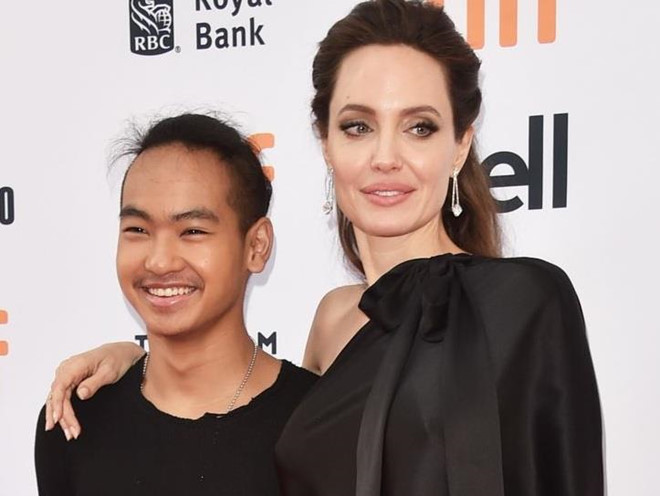 Con trai cả của Angelina Jolie đậu đại học danh giá xứ Hàn