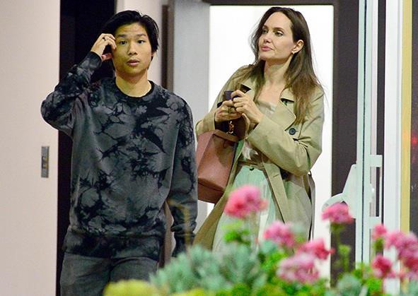 Angelina Jolie đi ăn với Pax Thiên khi vừa trở về từ Hàn Quốc
