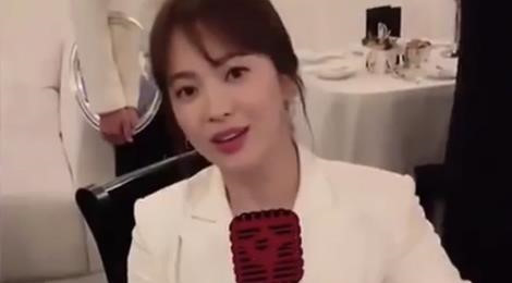 Song Hye Kyo bận rộn tại nước ngoài sau khi ly hôn Song Joong Ki