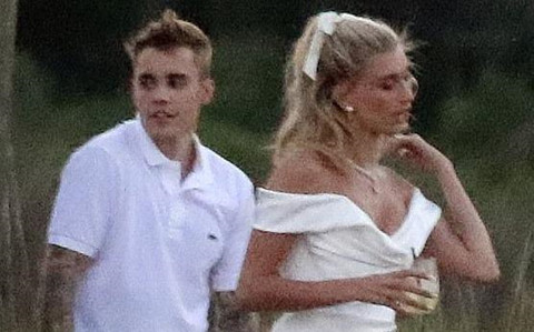 Justin Bieber và vợ xuất hiện, chuẩn bị làm lễ cưới