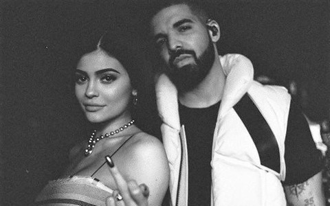 Kylie Jenner thân mật với Drake hậu chia tay Travis Scott