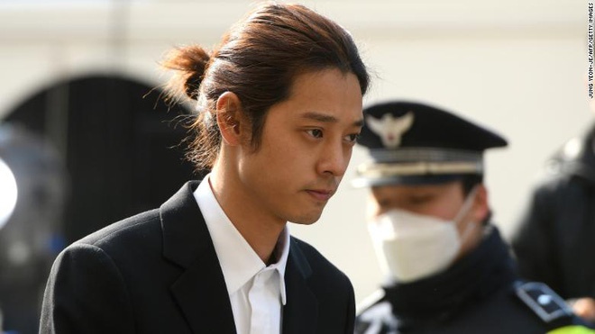 KBS tiết lộ những vụ quay lén bệnh hoạn của Jung Joon Young