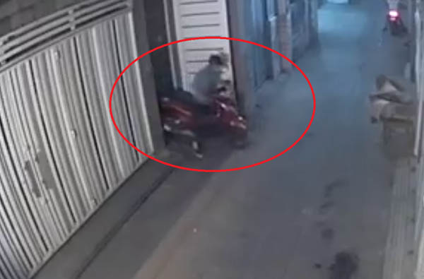 Hồ Quang Hiếu bị trộm lẻn vào nhà lấy cắp xe máy